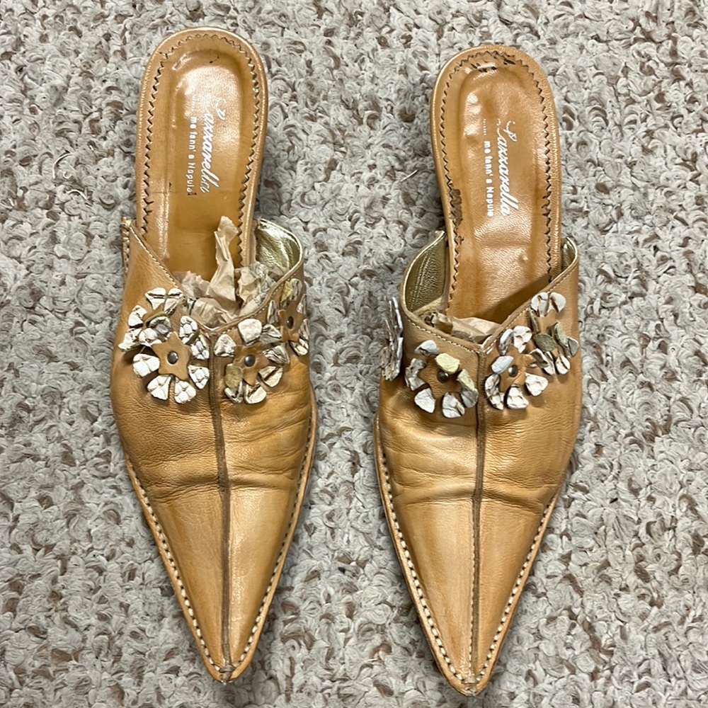 Ladies shoe